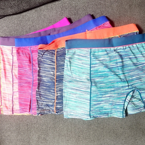 Youmita Sport Shorts - Picture 5 of 5